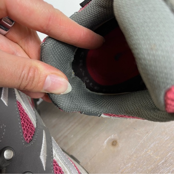 The North Face Kids' Pink and Gray Shoes - Picture 12 of 12